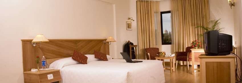 The South Park Hotel Thiruvananthapuram Exterior foto